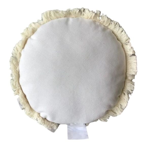 Peter Rabbit Beatrix Potter 16 in round decorative pillow - Picture 4 of 7